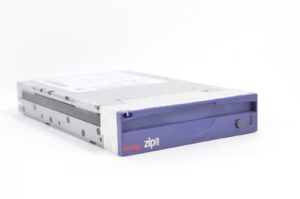 IOMEGA Z100SI  ZIP DRIVE 100MB SCSI ITERNAL 50 PIN